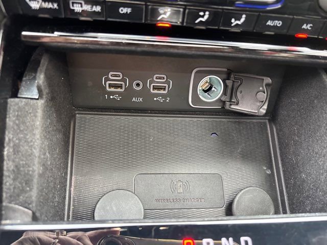 Used 2022 Jeep Grand Cherokee L Overland w/ Luxury Tech Group IV AWD/4WD image 46