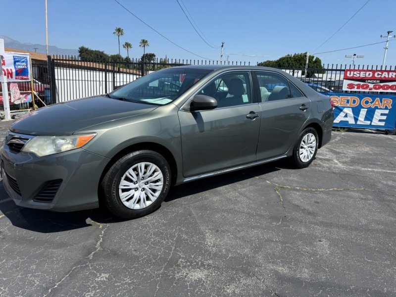Used 2012 Toyota Camry LE FWD image 3