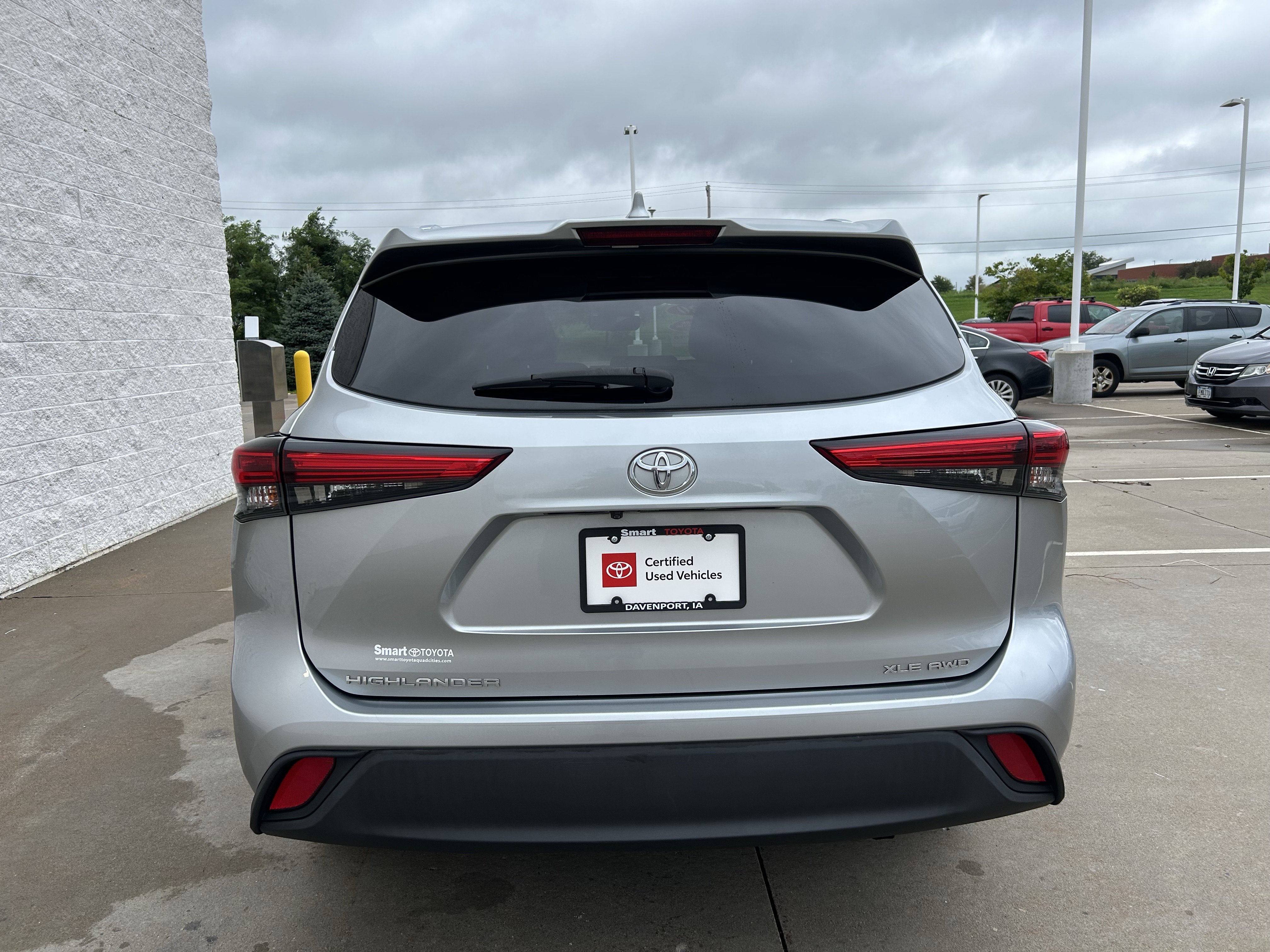 Certified 2020 Toyota Highlander XLE AWD/4WD image 5