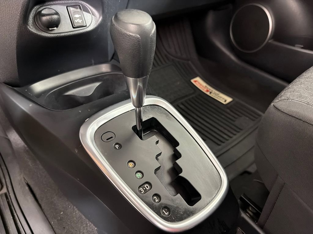 Used 2017 Toyota Yaris LE image 29