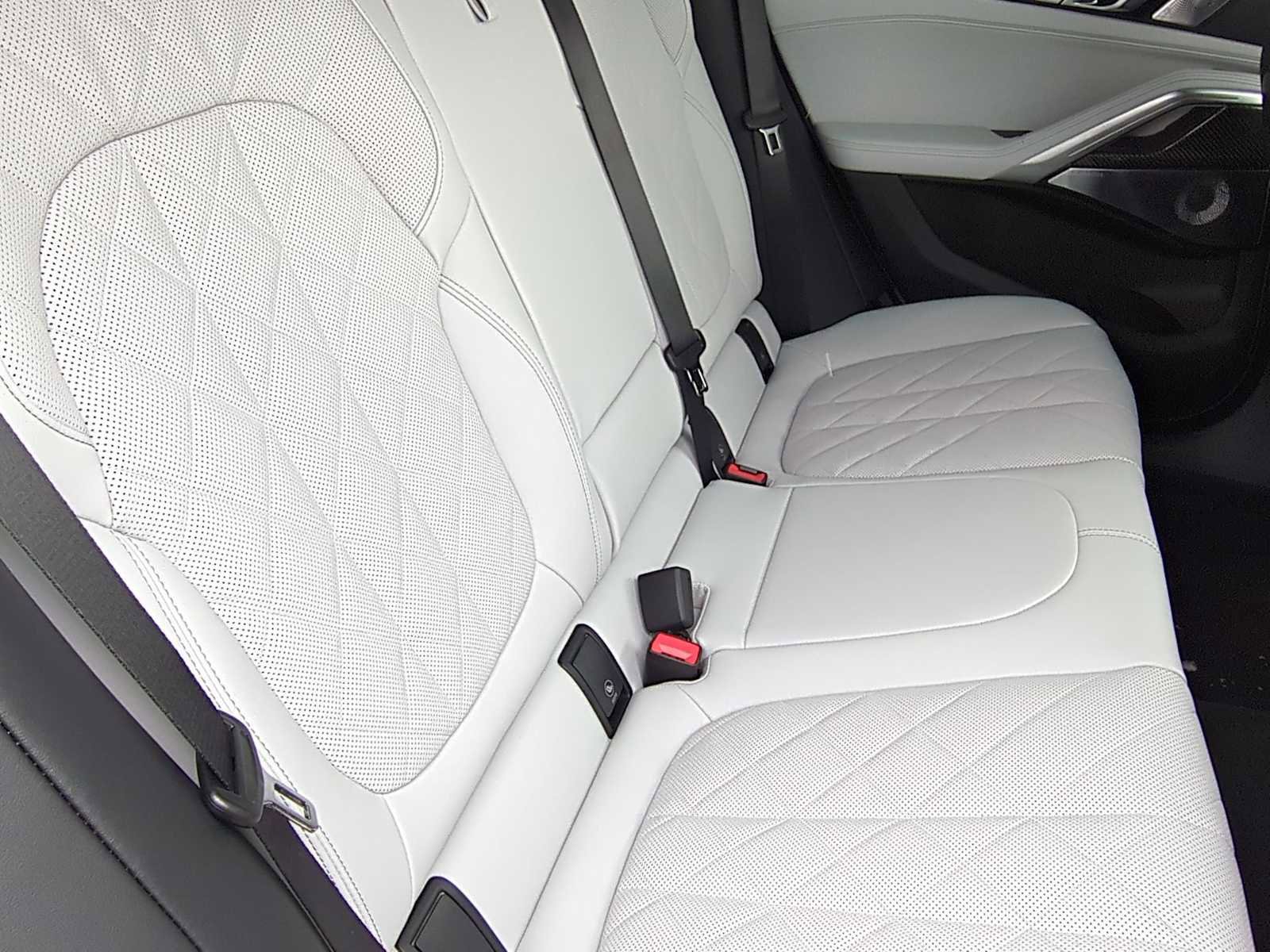 New 2026 BMW X6 M60i AWD/4WD image 21
