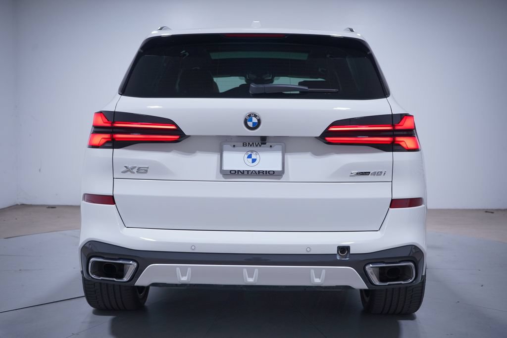 Used 2026 BMW X5 sDrive40i w/ M Sport Package RWD image 5