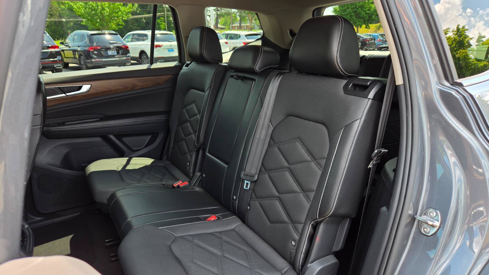 Used 2024 Volkswagen Atlas SE FWD image 45