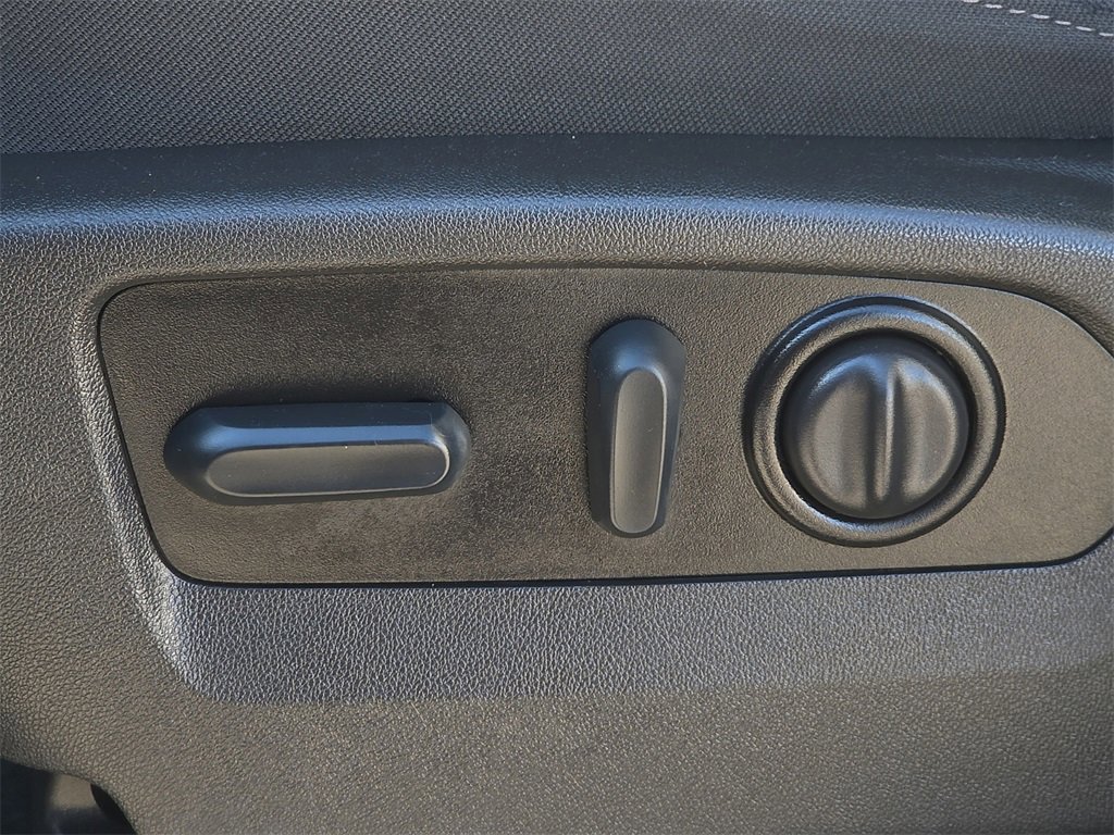 Used 2022 Chevrolet Silverado 1500 LT image 18