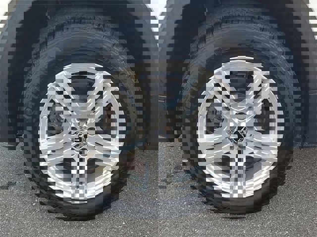 Used 2021 Mercedes-Benz GLB 250 4MATIC image 5