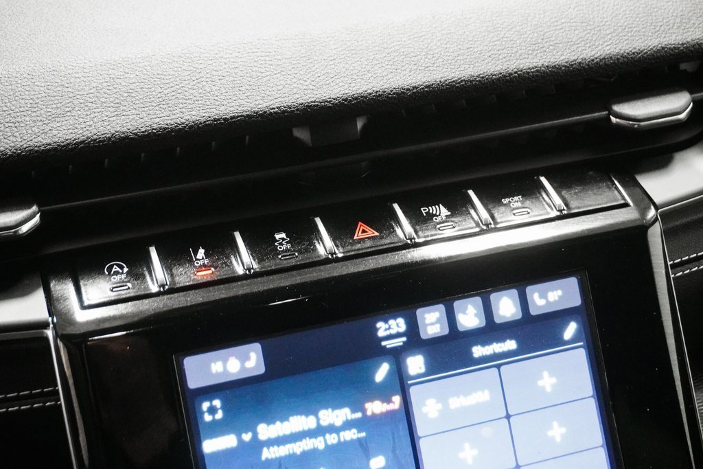 Certified 2025 Jeep Grand Cherokee Laredo w/ Luxury Tech Group I image 24