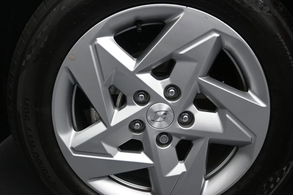 Used 2025 Hyundai Kona SE FWD image 12