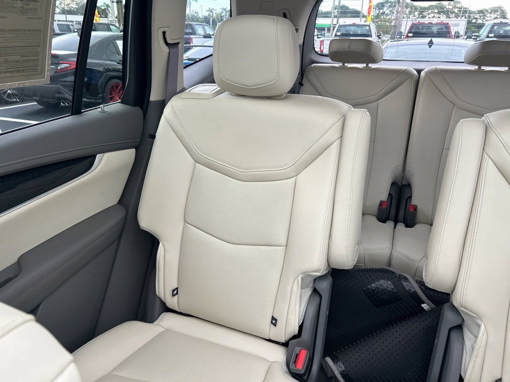 Used 2024 Cadillac XT6 Premium Luxury w/ Technology Package FWD image 13