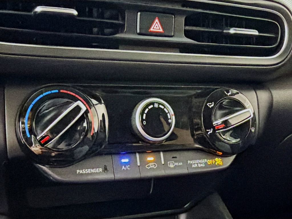 Used 2023 Hyundai Kona SE FWD image 18