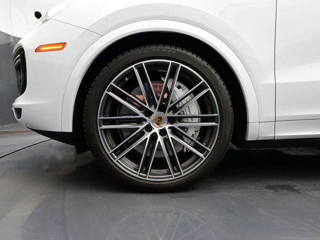 Certified 2021 Porsche Cayenne Turbo AWD/4WD image 6