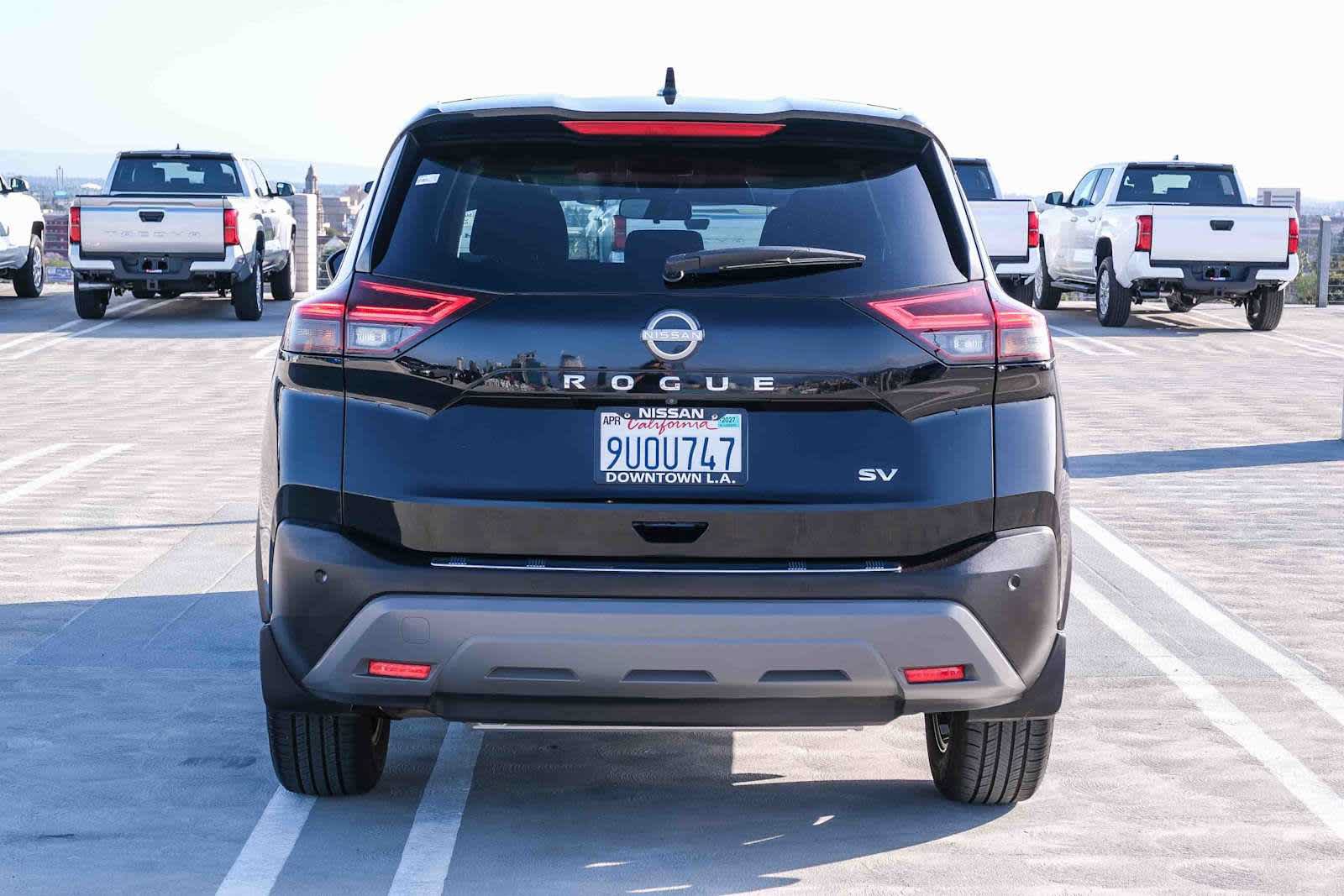 Used 2023 Nissan Rogue SV FWD image 5