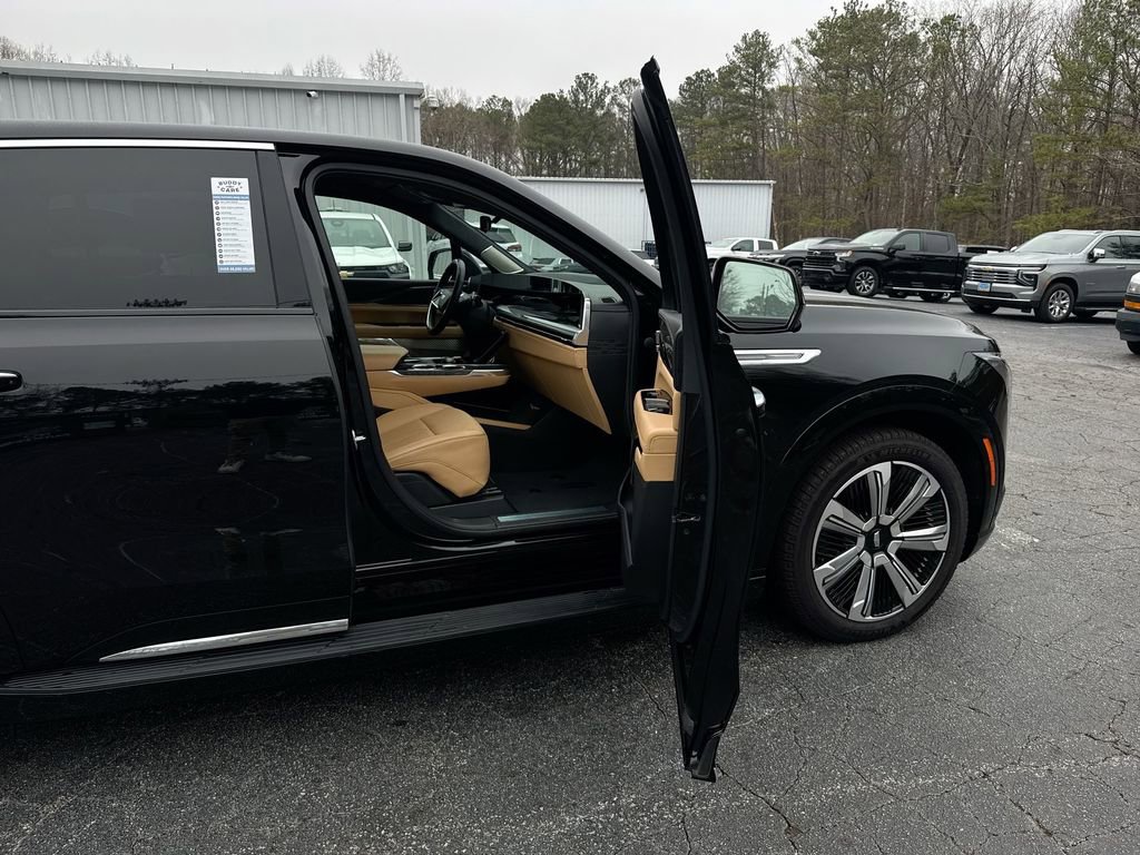 Used 2025 Cadillac Escalade IQ Luxury 2 AWD/4WD image 31