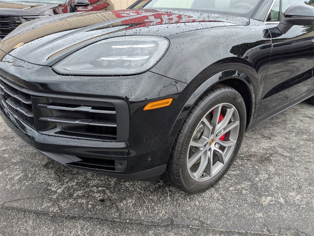 Used 2024 Porsche Cayenne S image 15