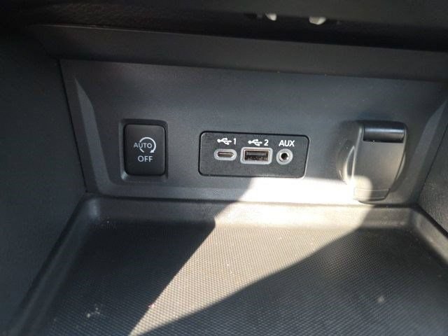 Used 2025 Nissan Sentra SV FWD image 28
