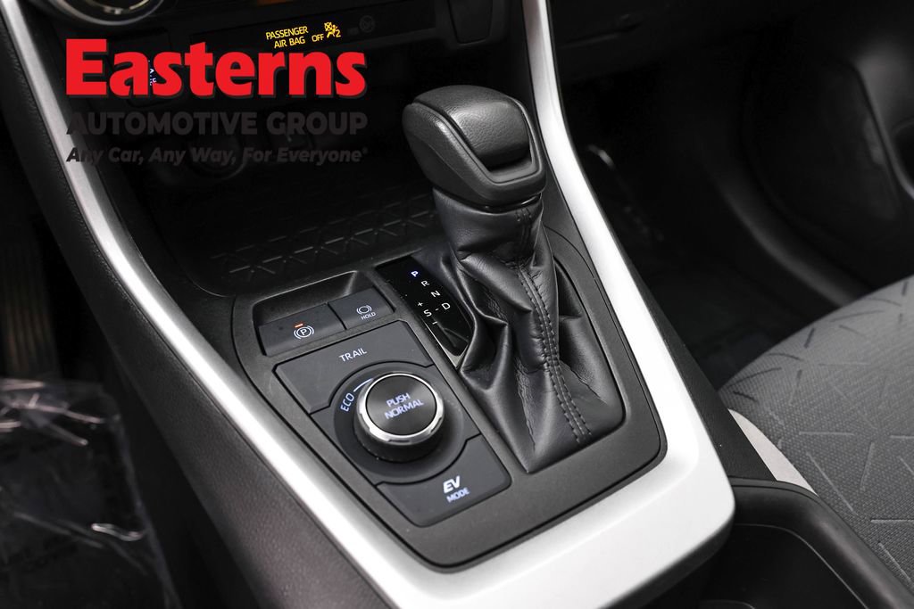 Used 2022 Toyota RAV4 XLE image 13