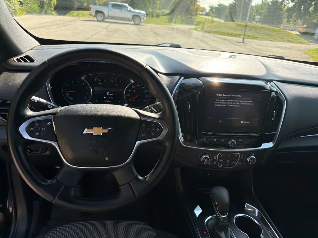 Used 2023 Chevrolet Traverse LT FWD image 24