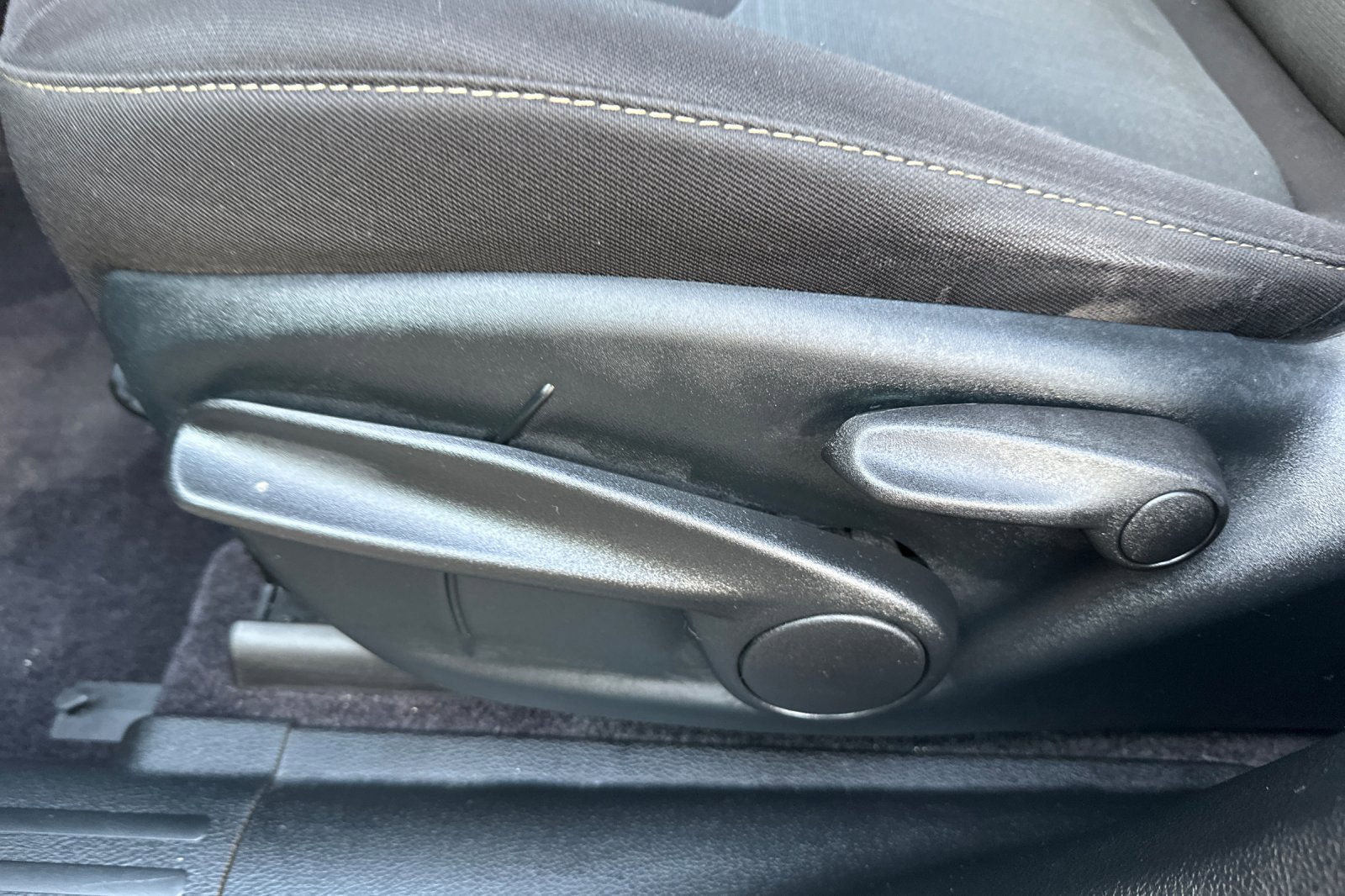 Used 2017 Jeep Cherokee Latitude image 13