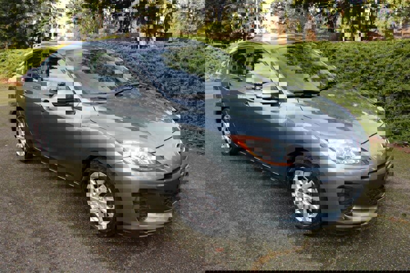 Used 2012 MAZDA MAZDA3 i Touring image 2