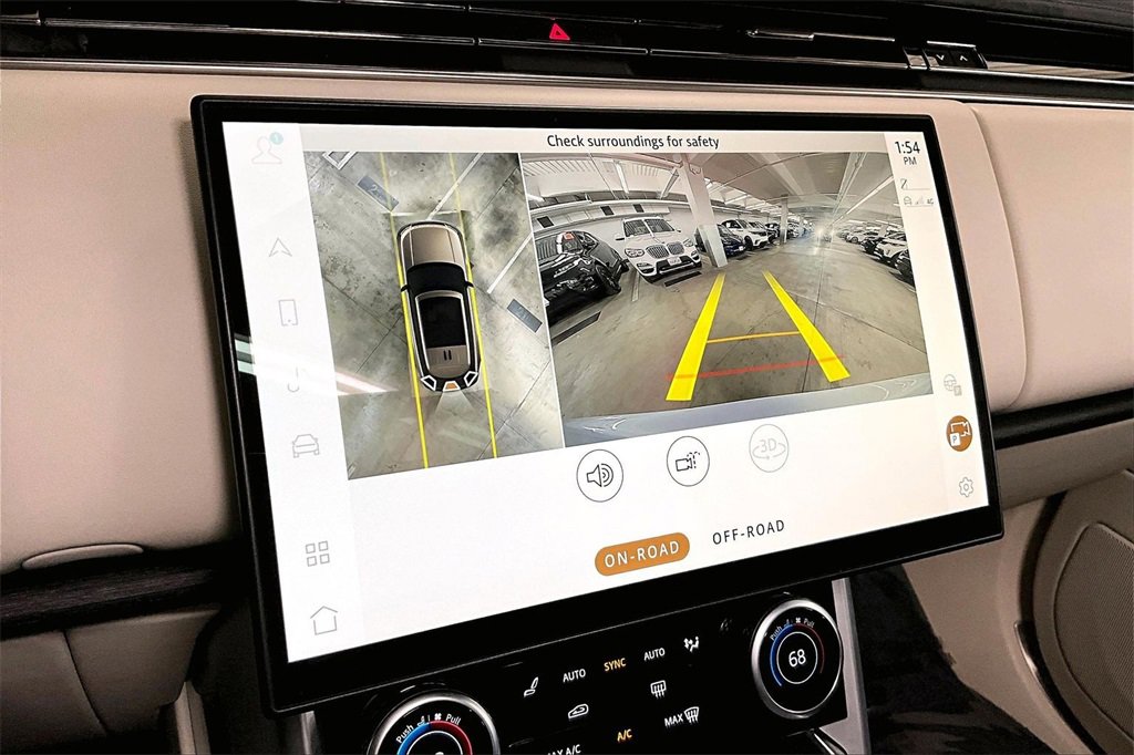 Used 2023 Land Rover Range Rover SE image 14