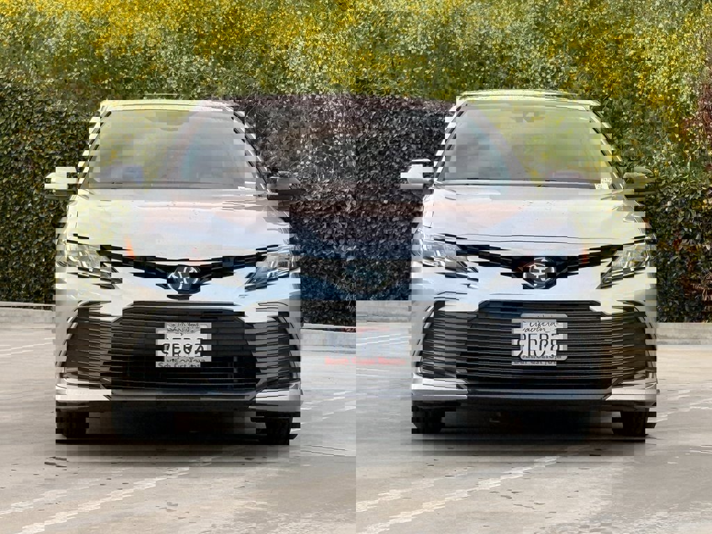 Used 2023 Toyota Camry LE image 4