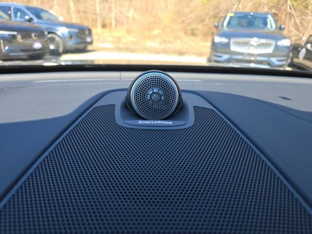 Certified 2025 Volvo XC60 B5 Ultra image 39