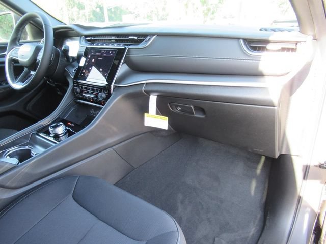 New 2026 Jeep Grand Cherokee Laredo X RWD image 11