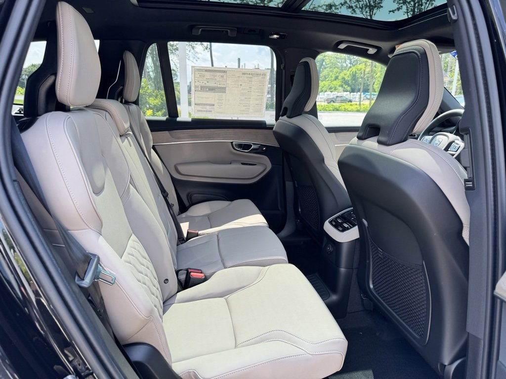 New 2026 Volvo XC90 T8 Plus image 28