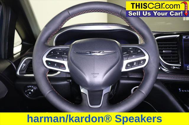 Used 2025 Chrysler Pacifica Pinnacle FWD image 17