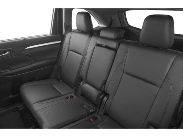 Used 2019 Toyota Highlander XLE AWD/4WD image 14