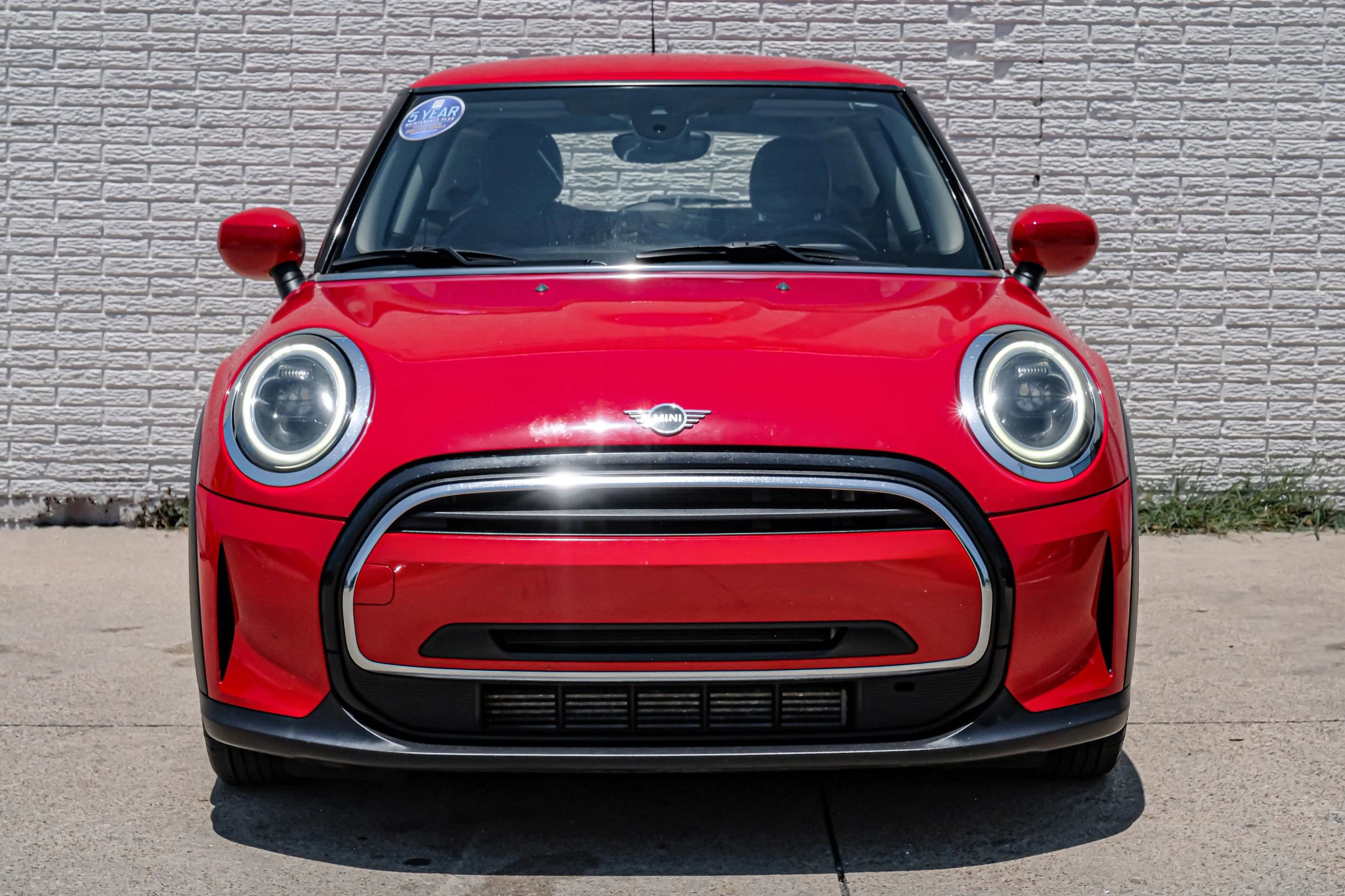 Used 2022 MINI Cooper 2-Door Hardtop image 4