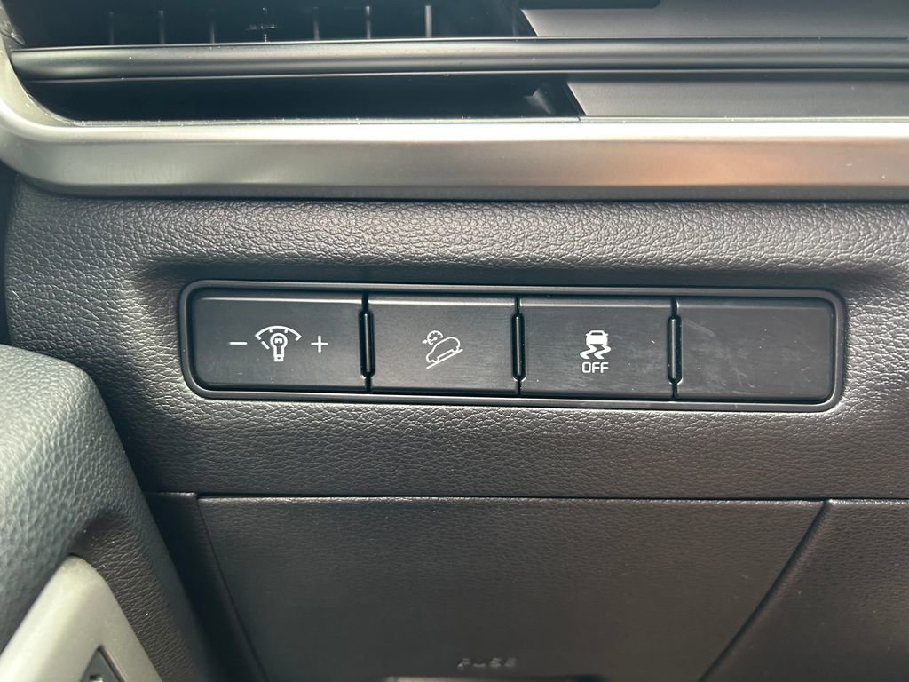 Used 2023 Kia Telluride LX image 20