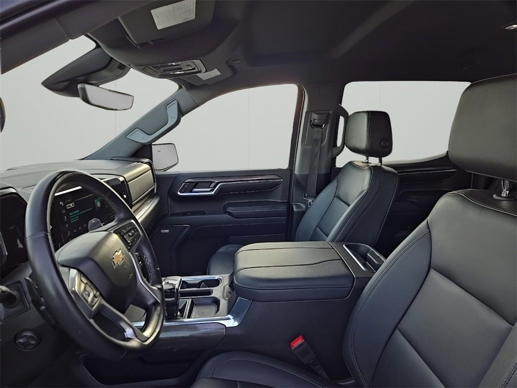 Used 2024 Chevrolet Silverado 1500 LTZ w/ Technology Package image 9