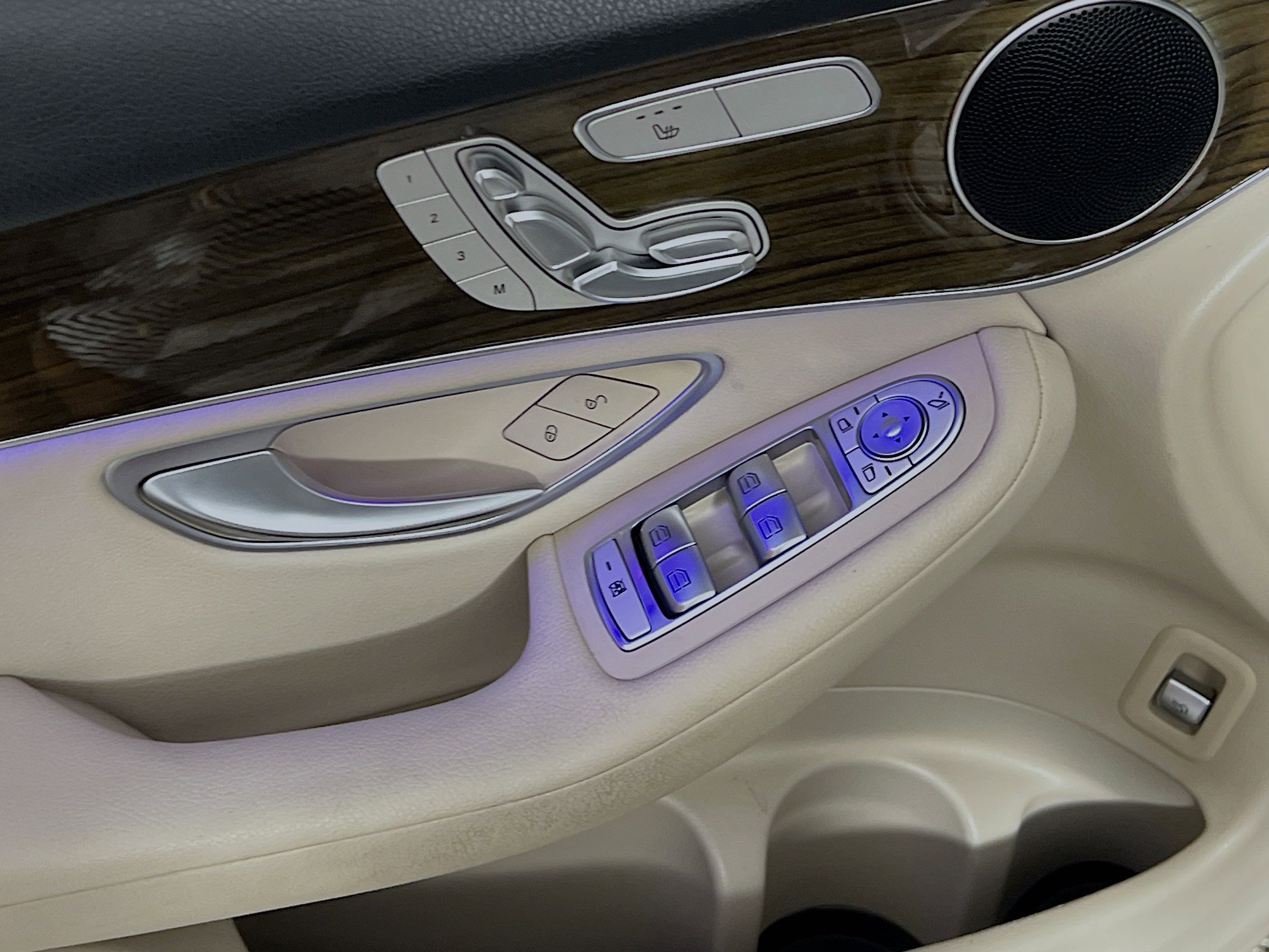 Used 2021 Mercedes-Benz GLC 300 image 17