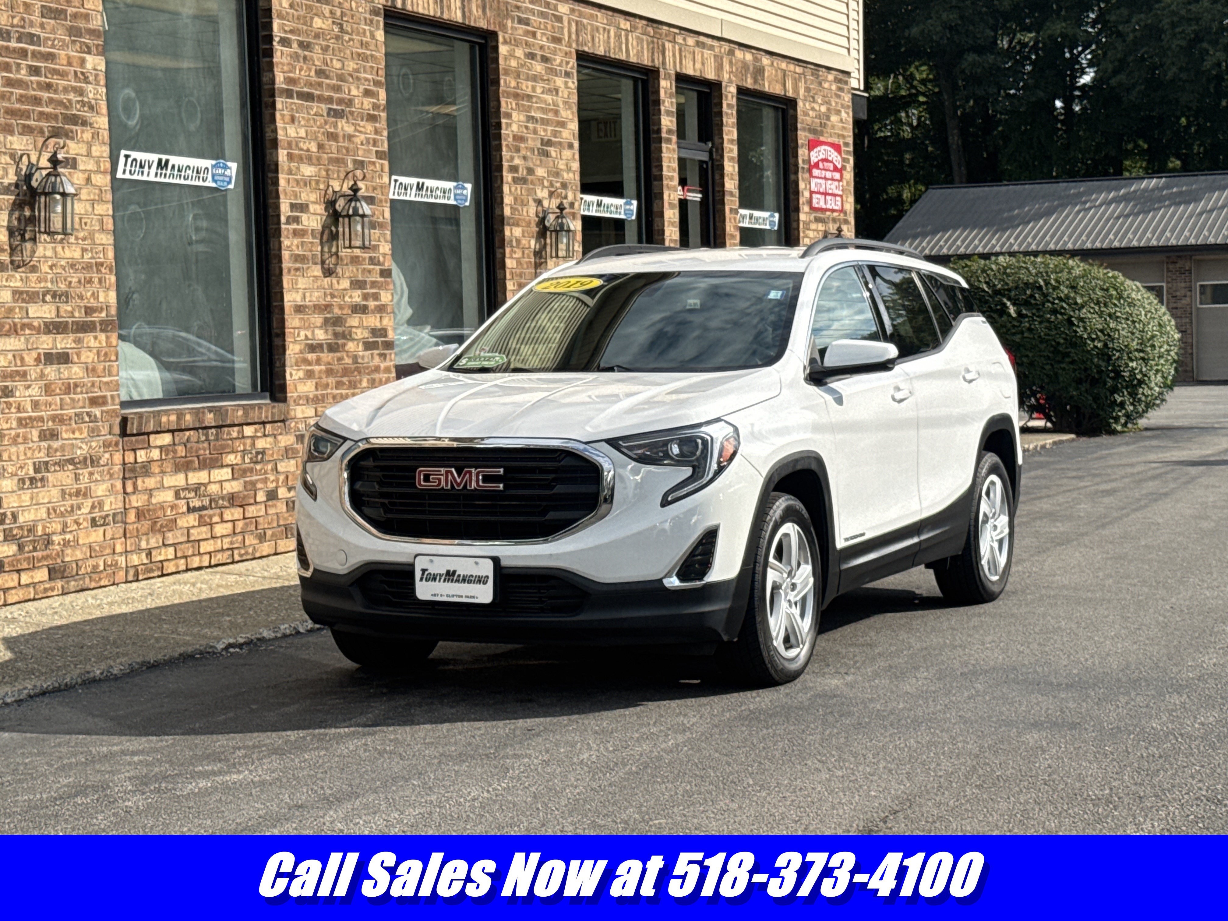 Used 2019 GMC Terrain SLE w/ Driver Convenience Package AWD/4WD image 1