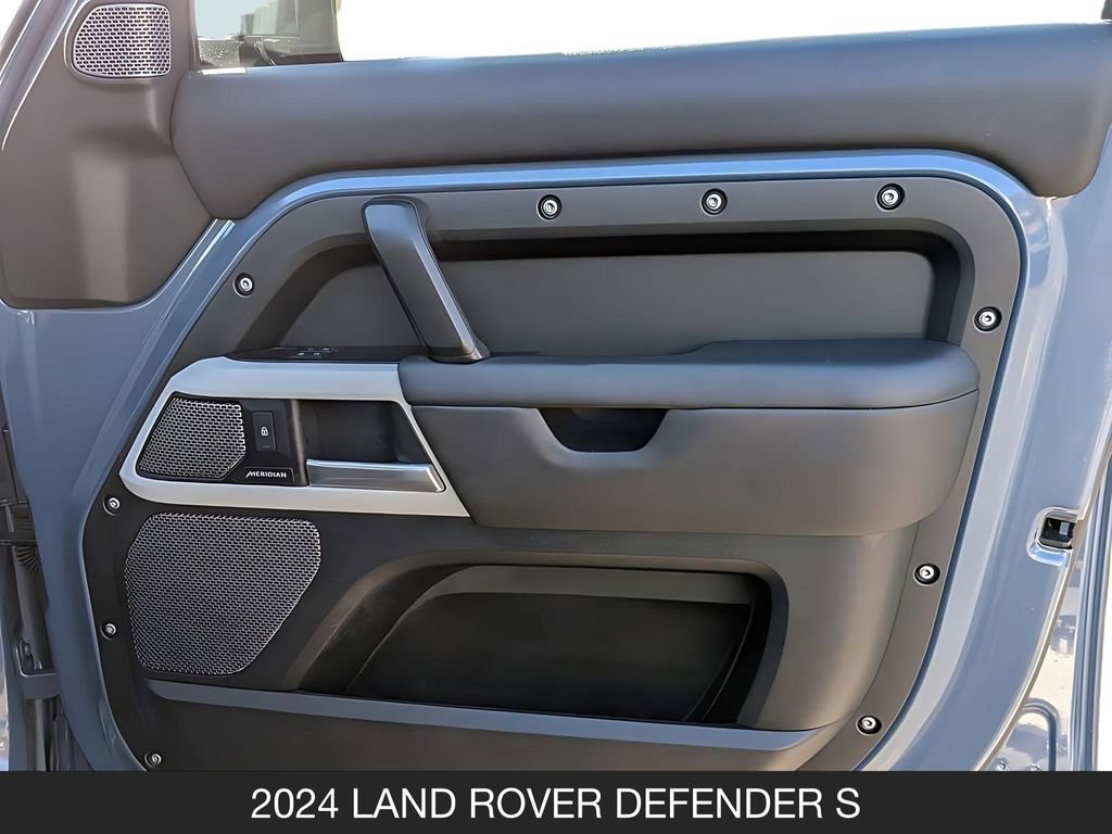 Used 2024 Land Rover Defender 110 S AWD/4WD image 29