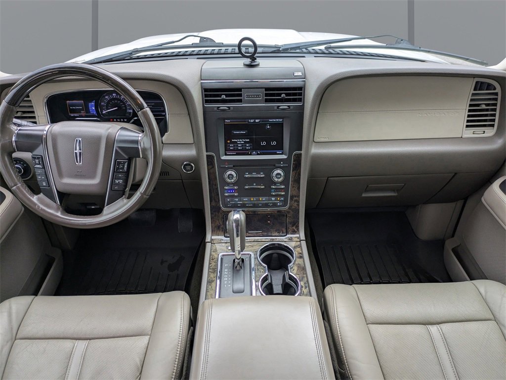 Used 2015 Lincoln Navigator L 4WD image 17