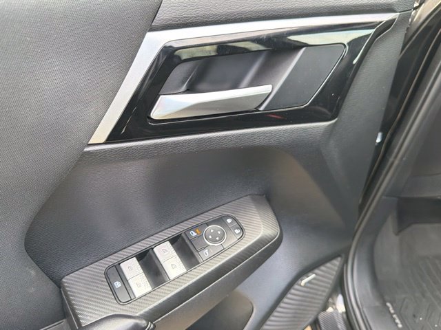 Used 2025 Mitsubishi Outlander ES FWD image 20
