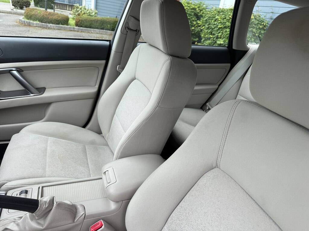 Used 2009 Subaru Outback 2.5i Special Edition AWD/4WD image 17