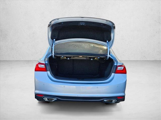Used 2017 Chevrolet Malibu Premier w/ Premier Sun and Wheel Package image 6