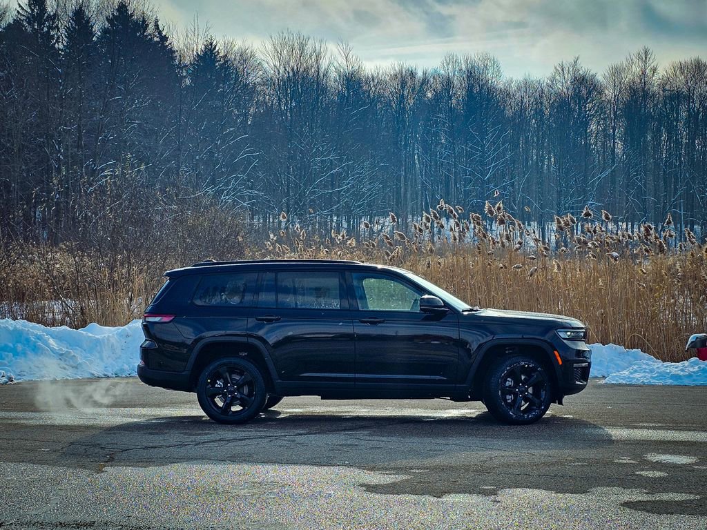 New 2025 Jeep Grand Cherokee L Limited w/ Black Appearance Package image 3