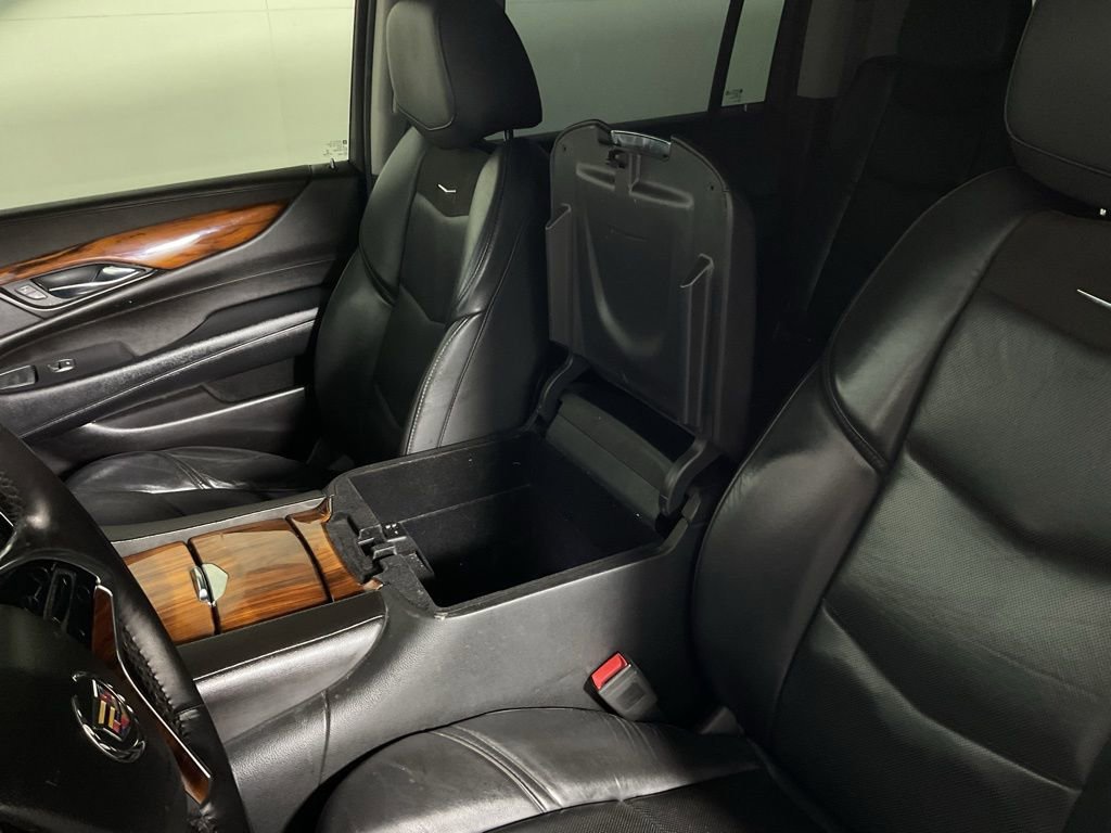 Used 2015 Cadillac Escalade ESV Luxury image 29