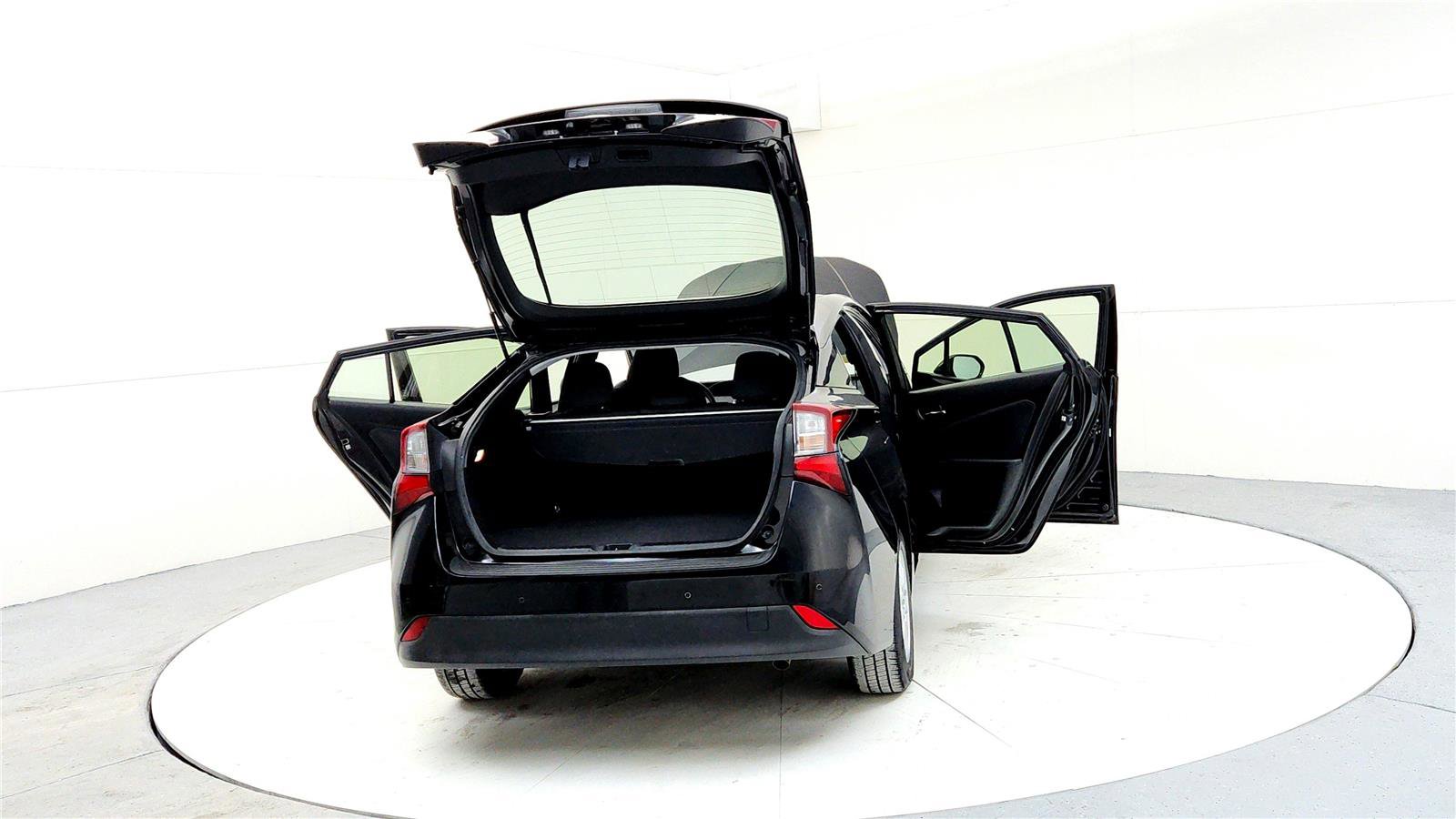 Certified 2019 Toyota Prius LE image 11