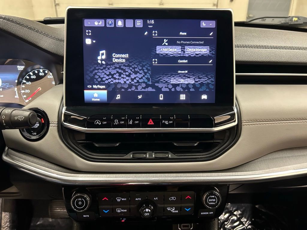 Used 2023 Jeep Compass Limited image 24