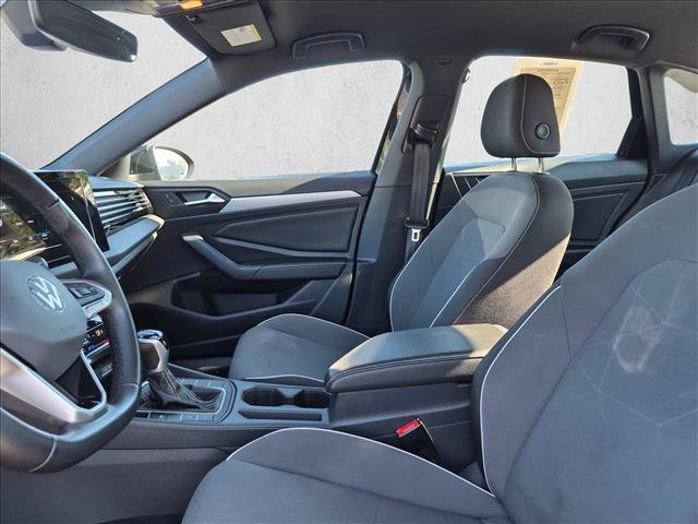 Used 2025 Volkswagen Jetta Sport FWD image 16
