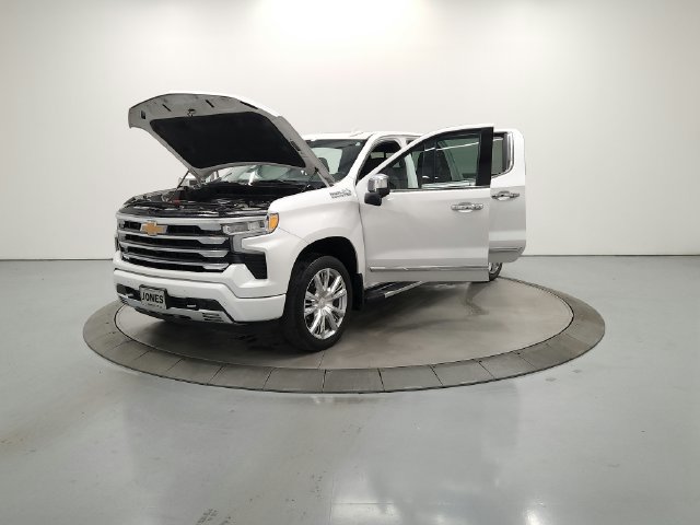 Used 2024 Chevrolet Silverado 1500 High Country w/ High Country Premium Package AWD/4WD image 12