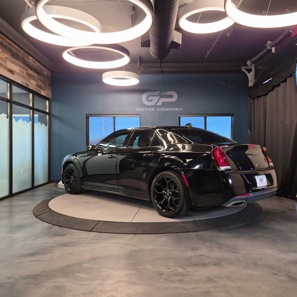 Used 2021 Chrysler 300 Touring L image 5