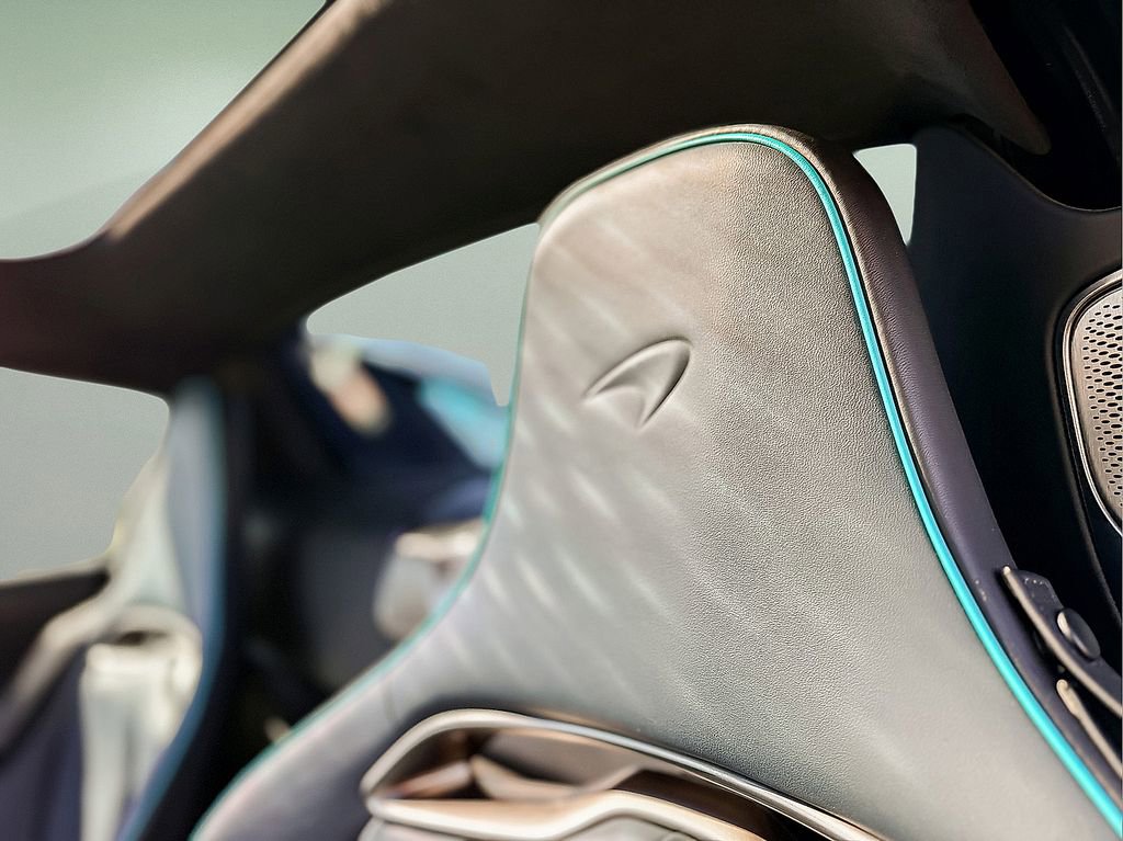 Used 2025 McLaren Artura Spider image 20