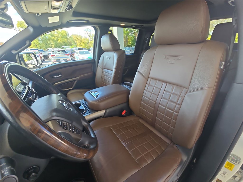 Used 2021 Nissan Titan Platinum Reserve w/ Moonroof Package image 20