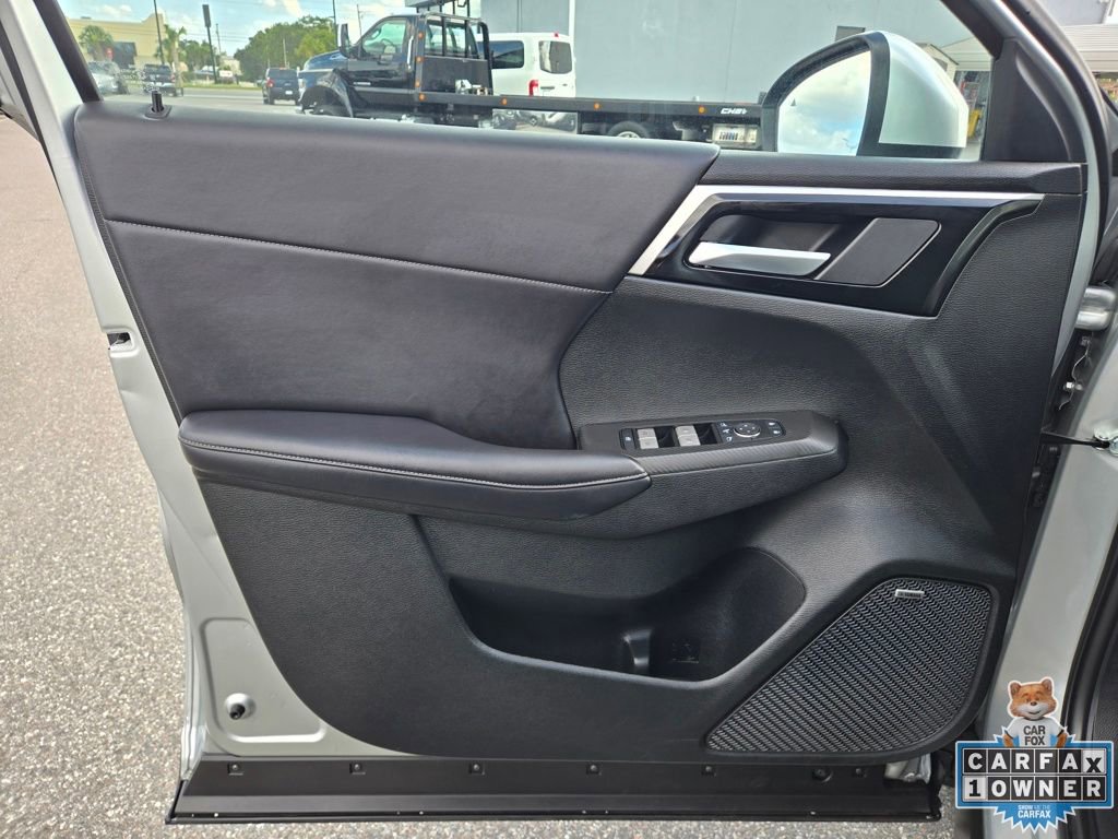Used 2025 Mitsubishi Outlander SE FWD image 26