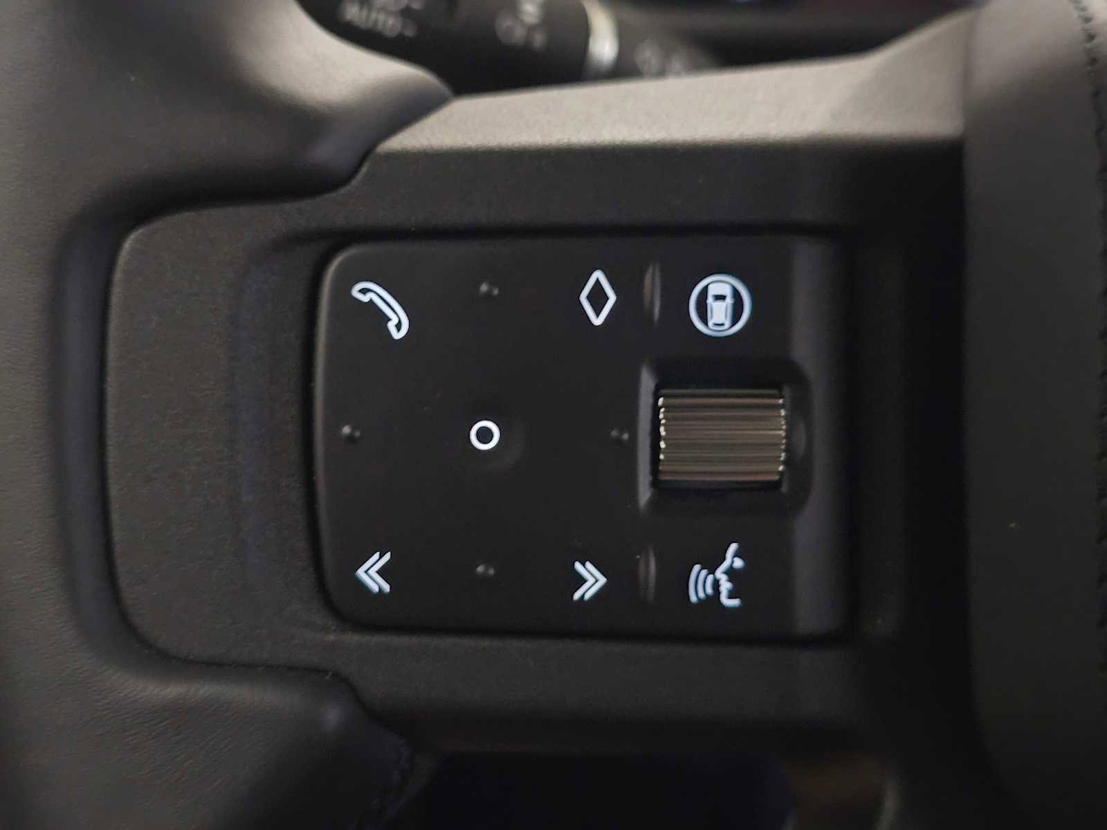 New 2025 Land Rover Defender 130 X AWD/4WD image 31